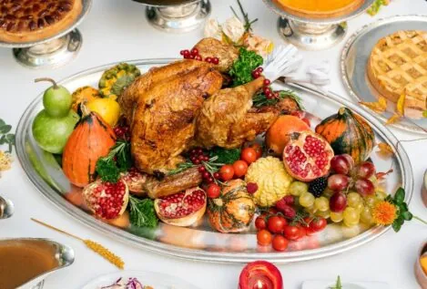 Robots agricultores y ganaderos armados de IA, así son las granjas del futuro