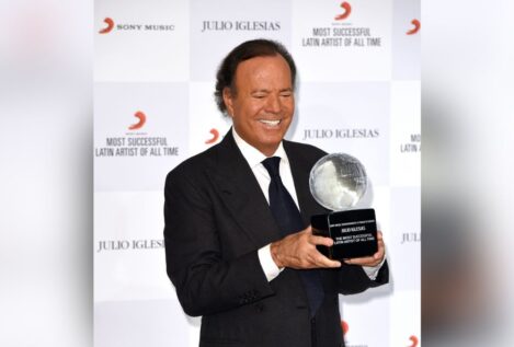 Abascal asegura que el Gobierno utiliza a Julio Iglesias «para que no se hable de su corrupción»