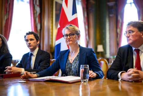 Feijóo lamenta que España se quede fuera de la coalición de países que intentan reabrir Ormuz