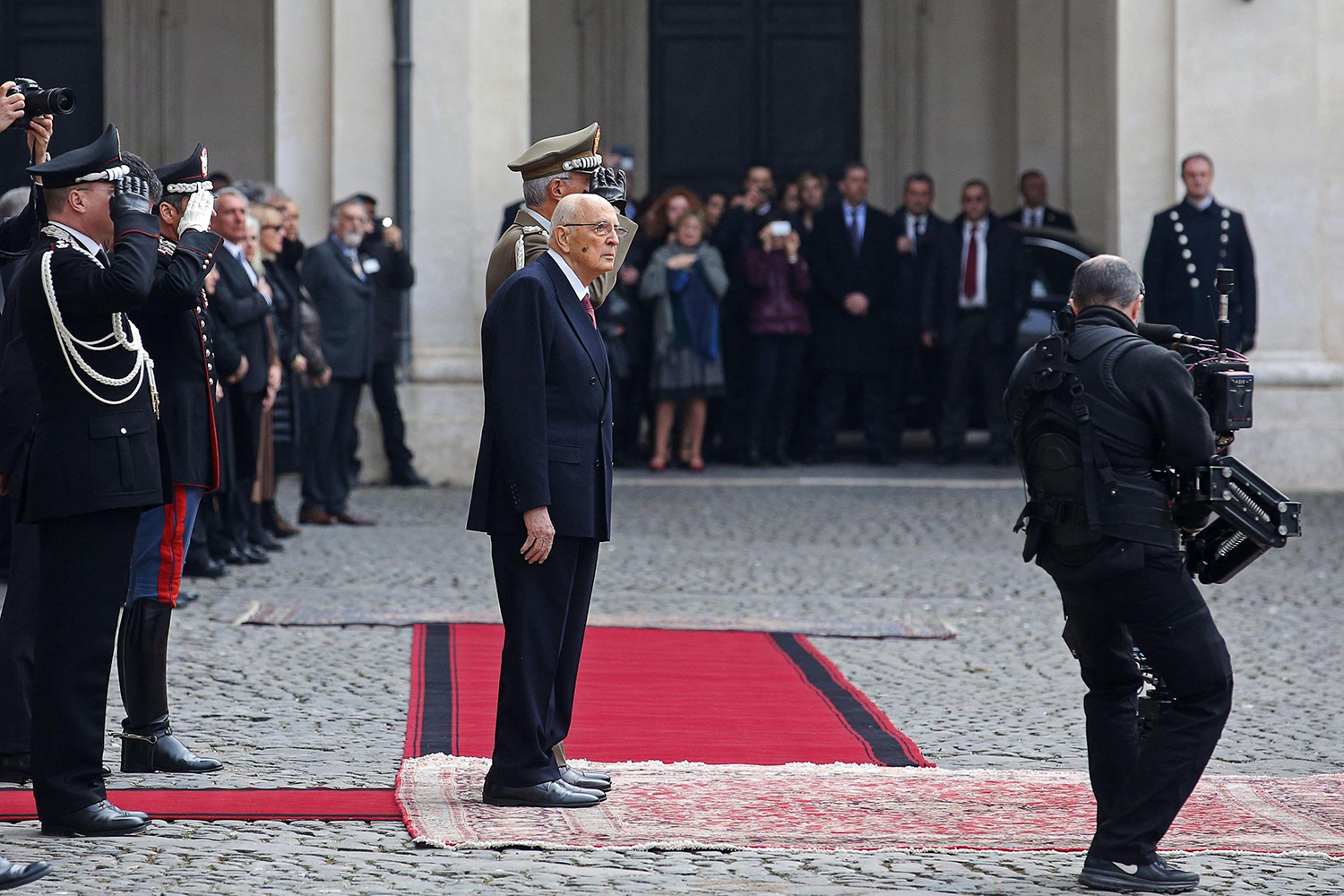 El presidente Giorgio Napolitano renuncia
