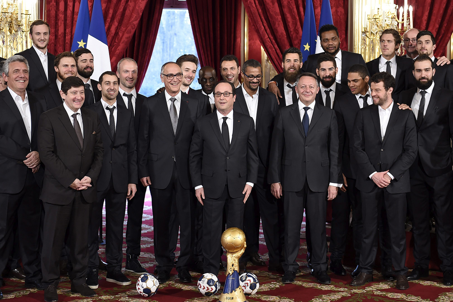 Reciben a los campeones en Francia