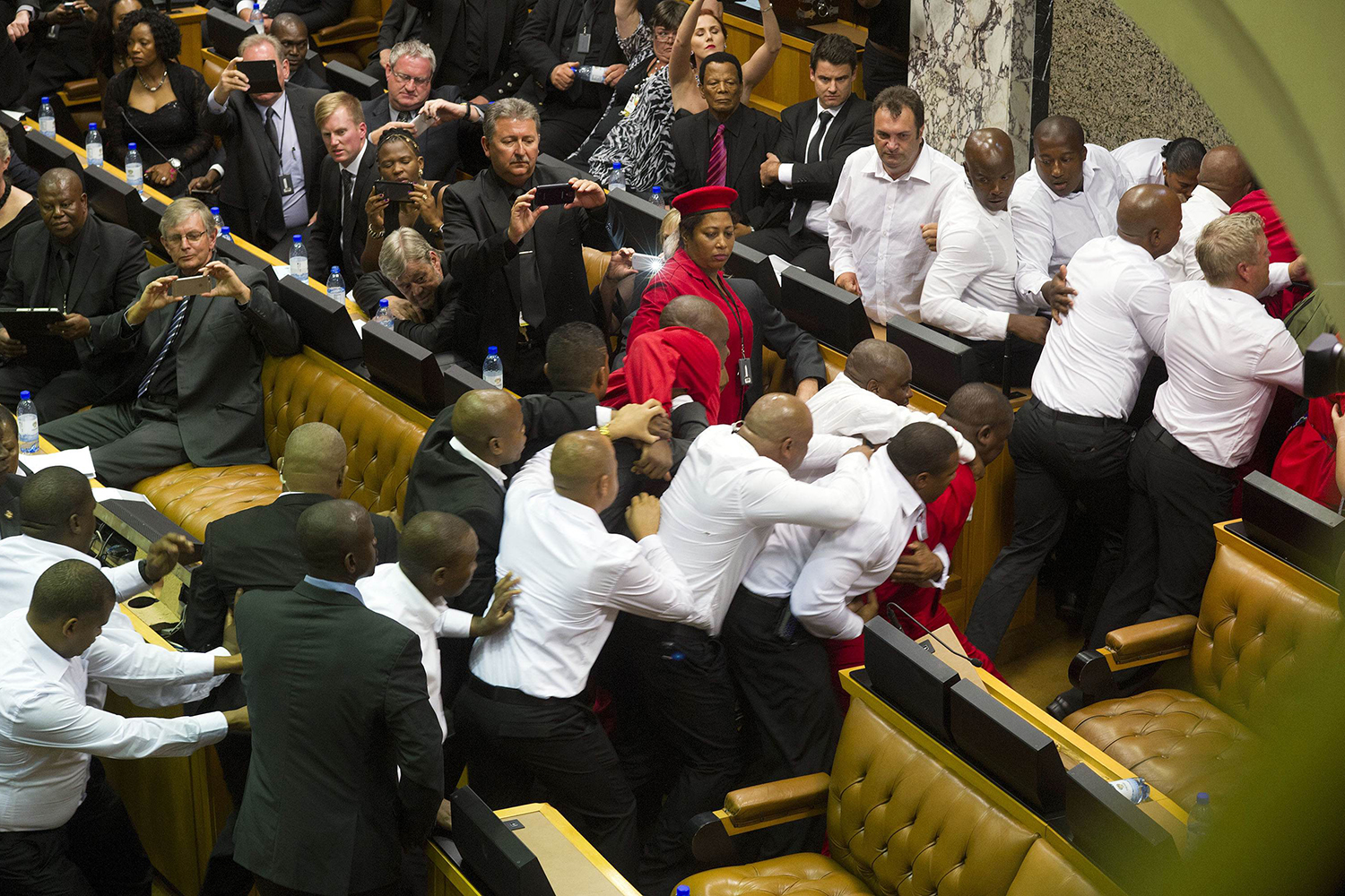 Interrumpen el discurso a la Nación