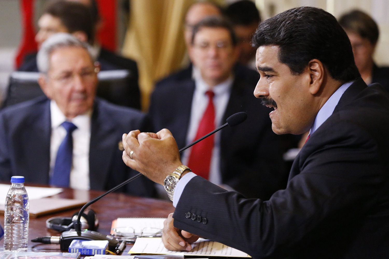 Maduro acusa a González de apoyar una conspiración contra Venezuela