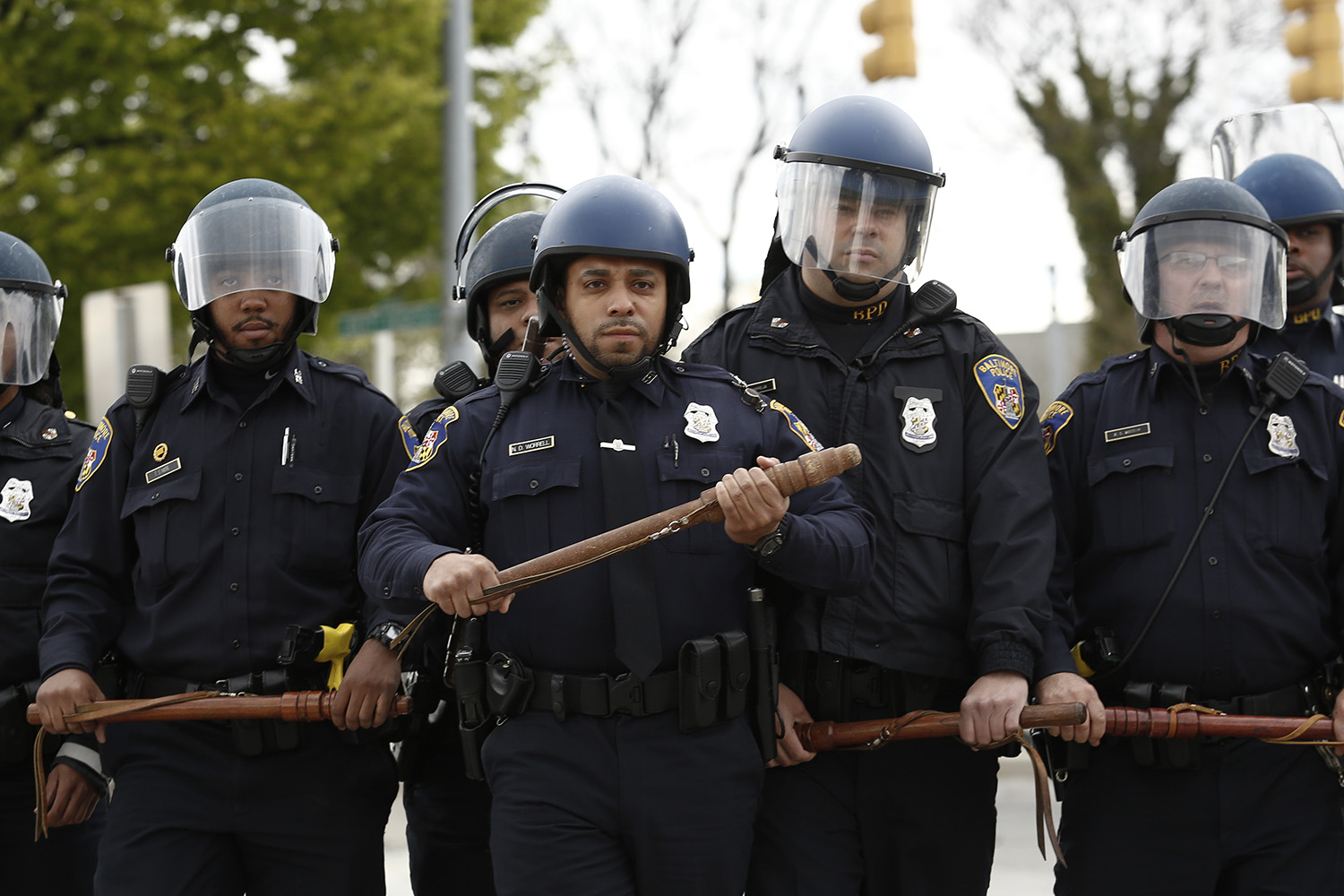 Heridos 7 policías por choques con manifestantes en Baltimore