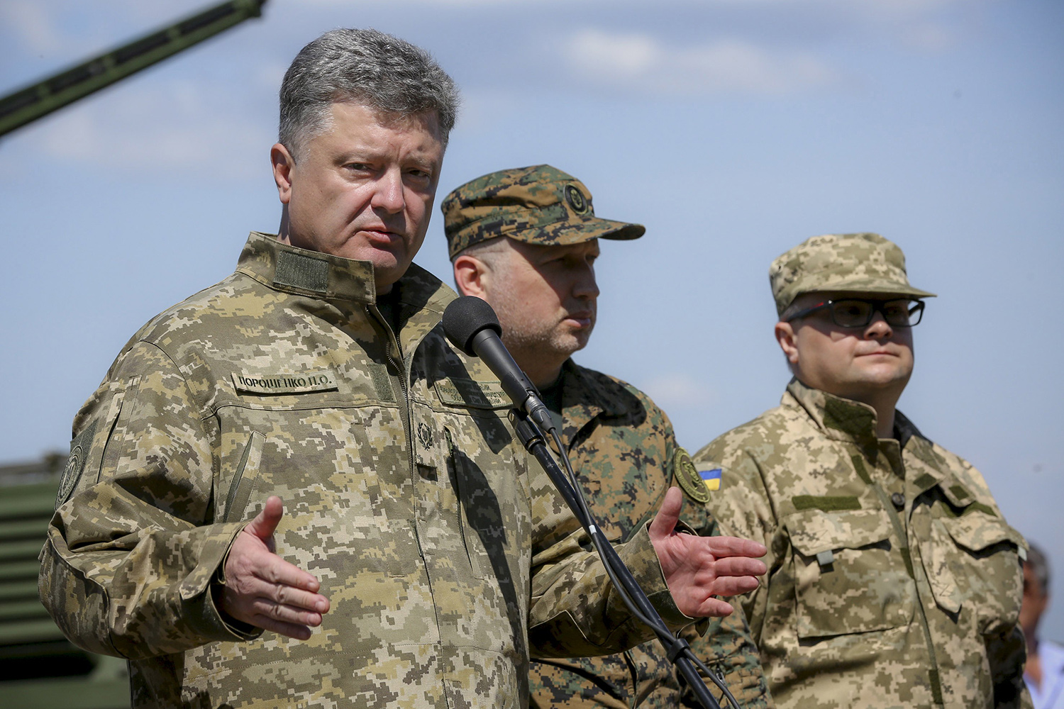 Poroshenko afirma que entre su país y Rusia hay una «guerra real»