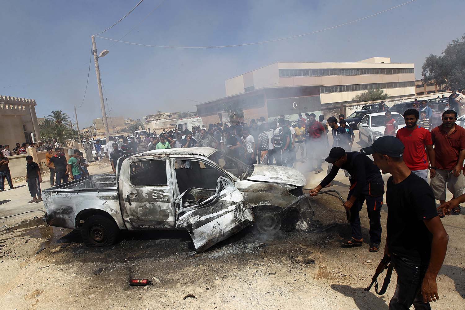 Un atentado con coche bomba en Libia asesina al fiscal militar Youssef Ali al-Asseifar