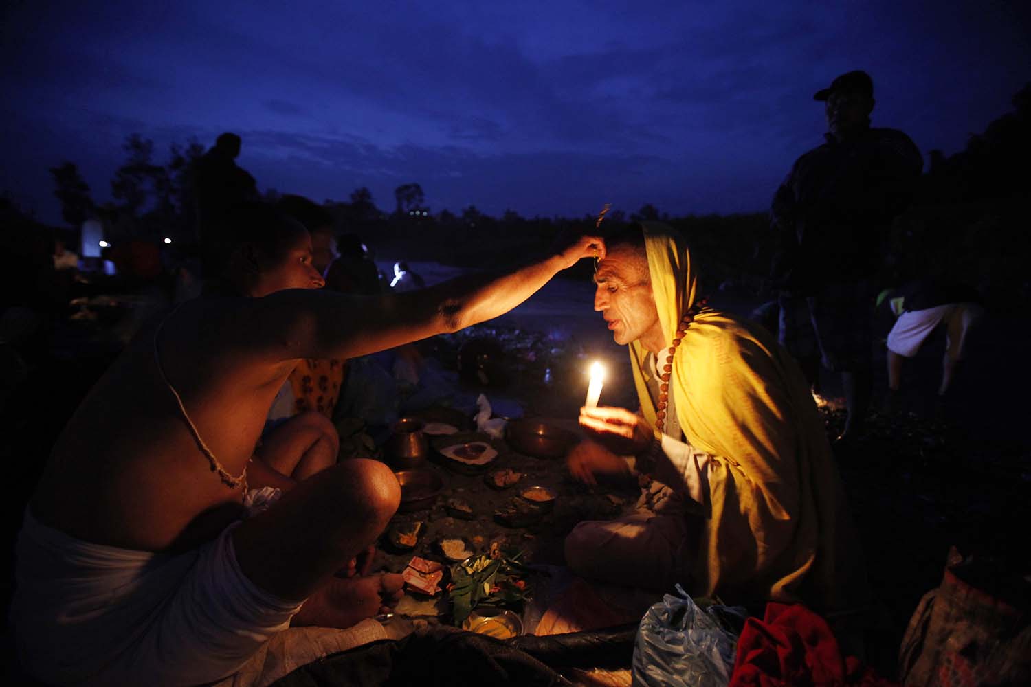 Se celebra en Nepal el día del padre hindú
