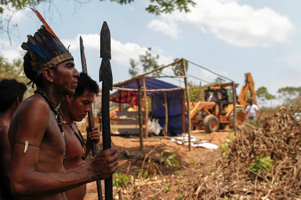 La policía de Brasil destruye la aldea improvisada por unos 5.000 indígenas de Iranduba