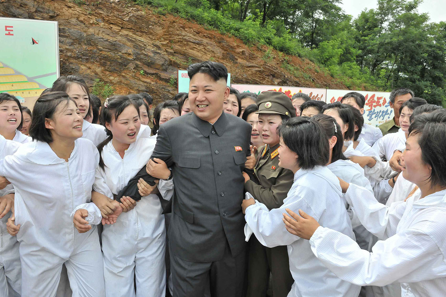 Kim Jong-un se fractura los tobillos por culpa de su sobrepeso y el uso de tacones.