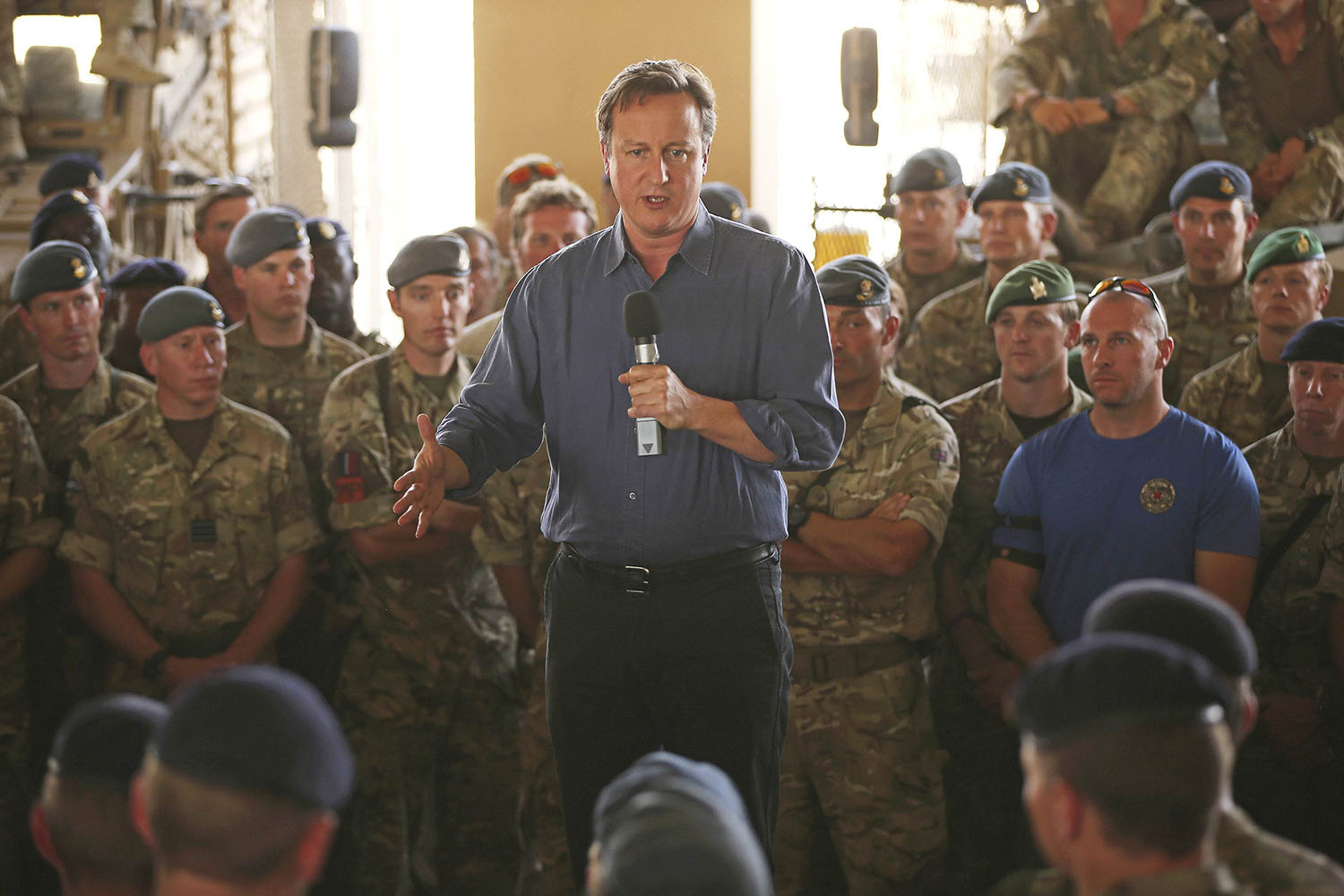 El primer ministro británico llega a Afganistán en una visita sorpresa