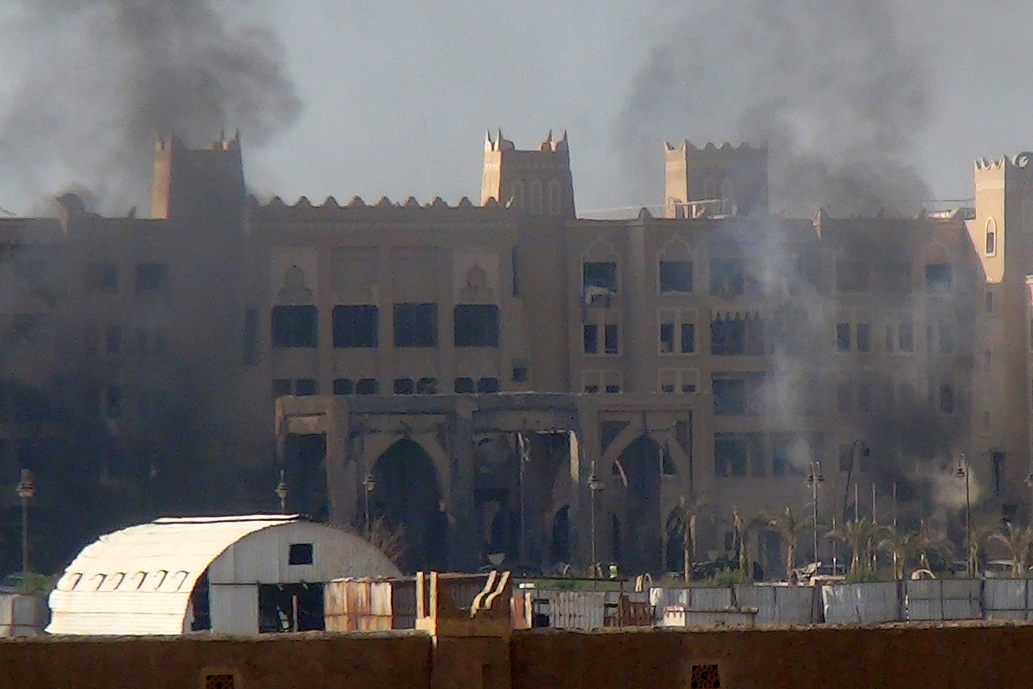 Atentado mortal en el hotel donde se aloja el vicepresidente yemení