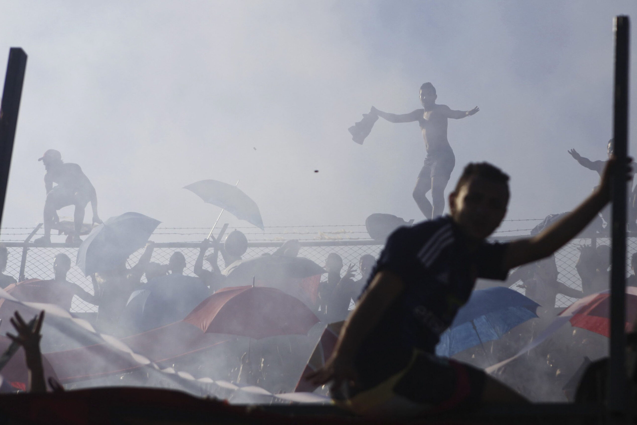 En Hurgada, a más de 464 kilómetros de El Cairo, aficionados celebran el gol con el que el equipo de