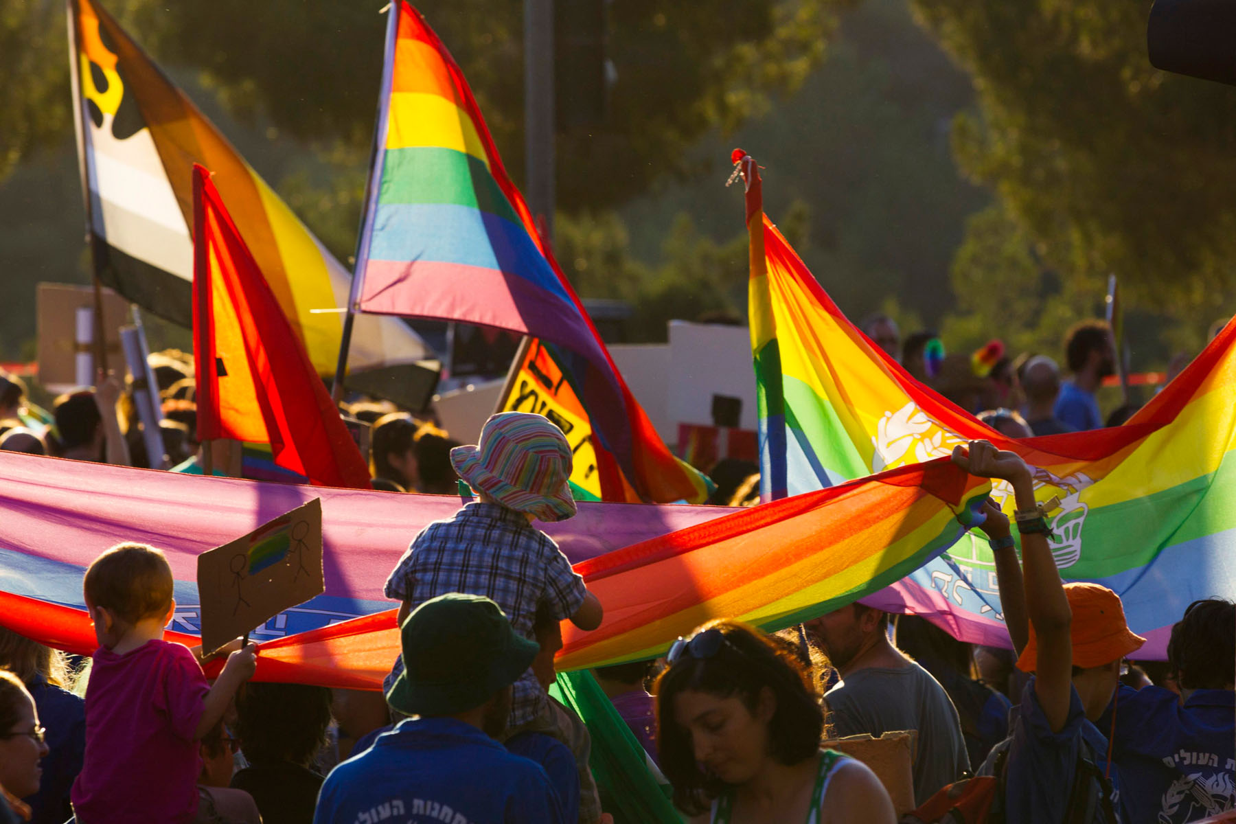 Israel. Miles de personas celebraron ayer en Tel Aviv el desfile anual del orgullo gay, mientras cie