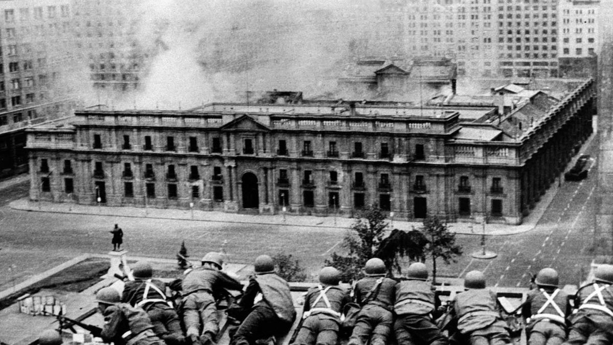 Especial Chile. El 11 de septiembre de 1973 se incendió el Palacio de La Moneda al ser atacado