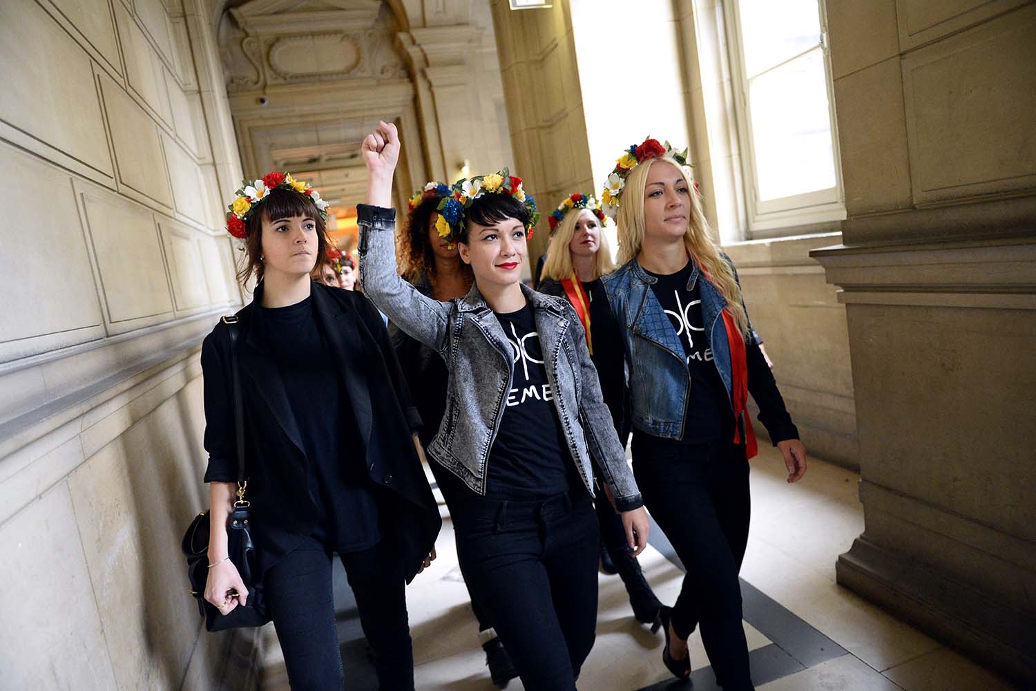 FEMEN llevadas a juicio por profanar Notre Dame en su celebración de la renuncia del Papa Benedicto