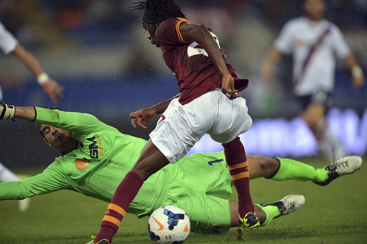 Con dos goles de Gervinho, la Roma gana 5-0 al Bologna y se mantiene como único líder de la Serie A