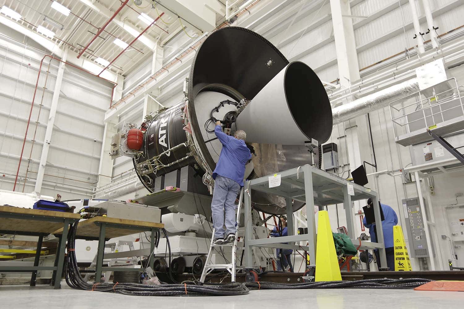 Hoy se lanza el cohete Antares con 600 kg de comida y ropa para la Estación Espacial Internacional