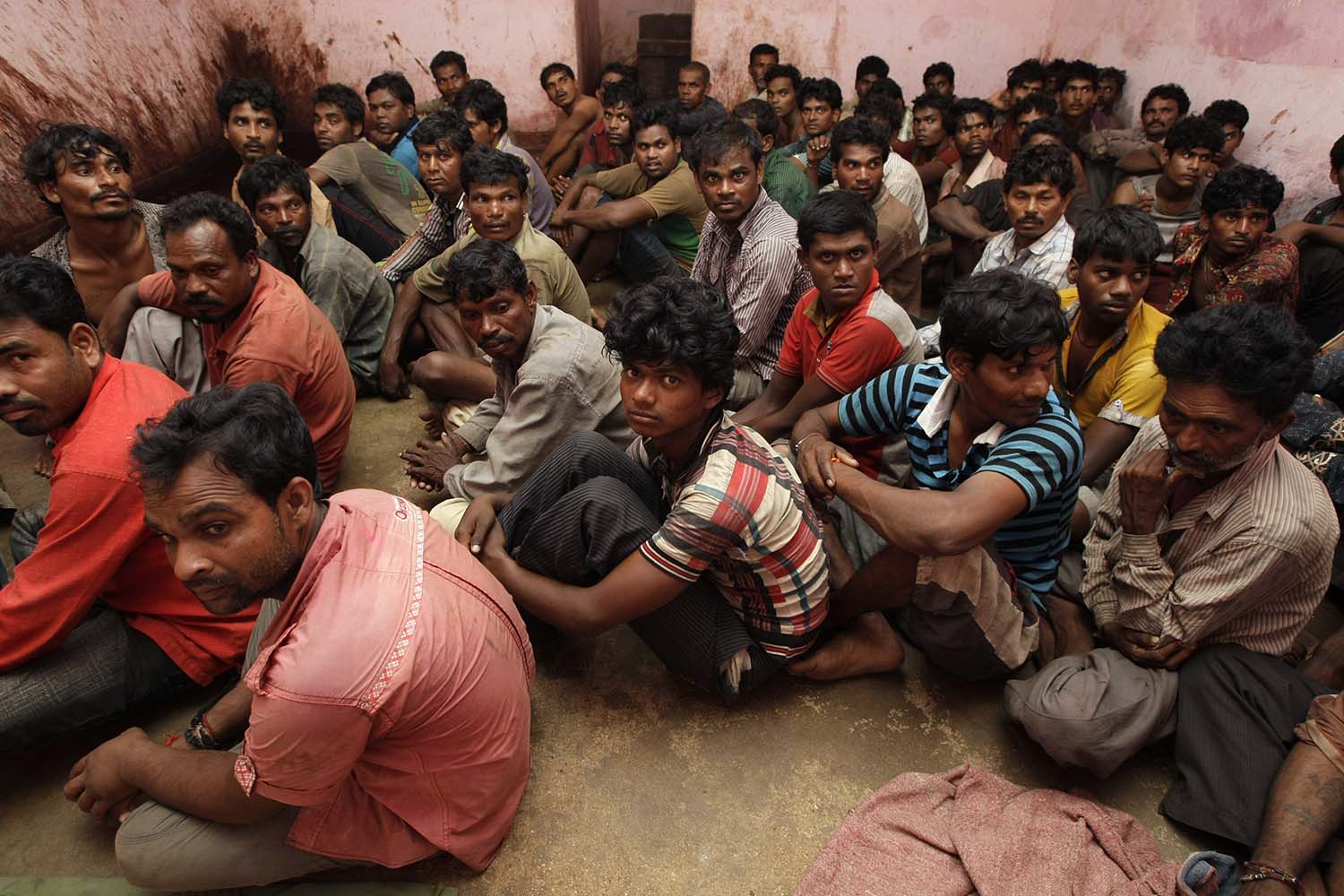 La policía paquistaní detiene a 58 pescadores indios por violar el límite territorial marítimo