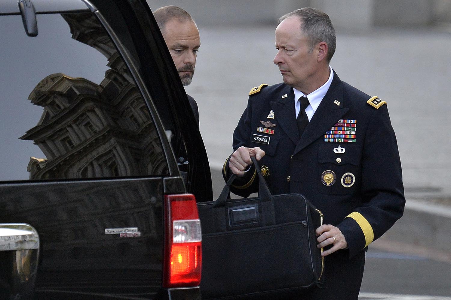 El director de la NSA de EE UU formaliza los planes para dejar su cargo en marzo o abril de 2014