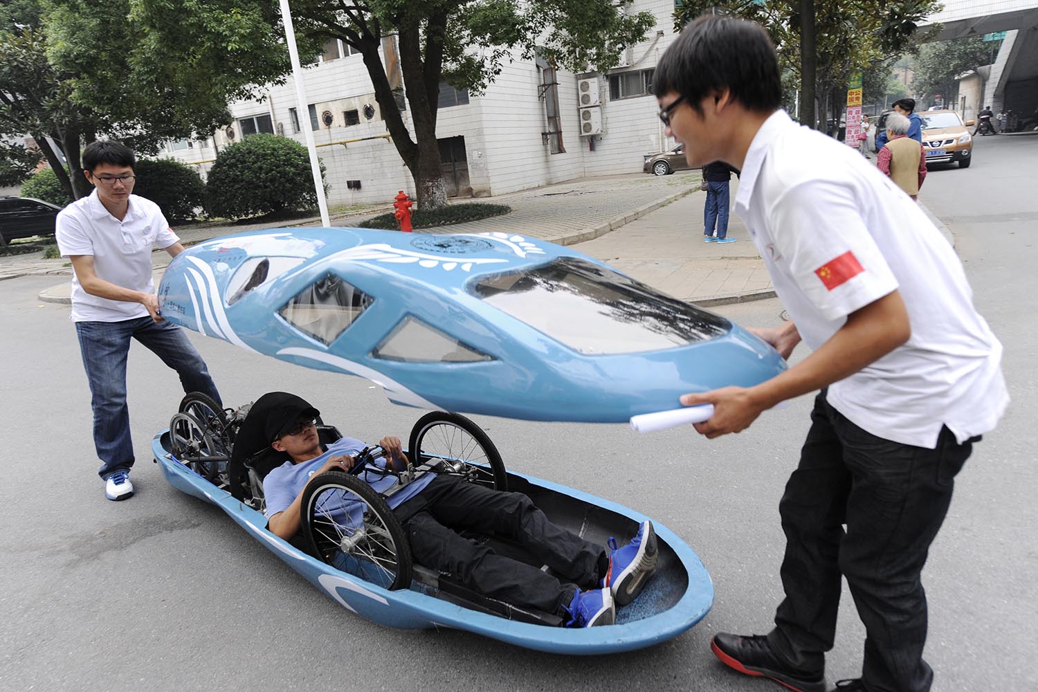 Estudiantes de una universidad china fabrican un coche que recorre 100 km con un litro de gasolina
