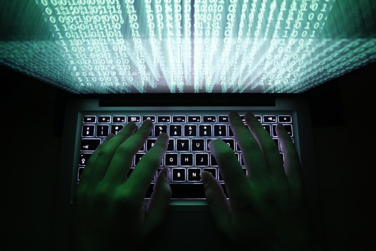 Especial Ciberseguridad. La Agencia de Seguridad de EEUU rastrea millones de emails y conversaciones
