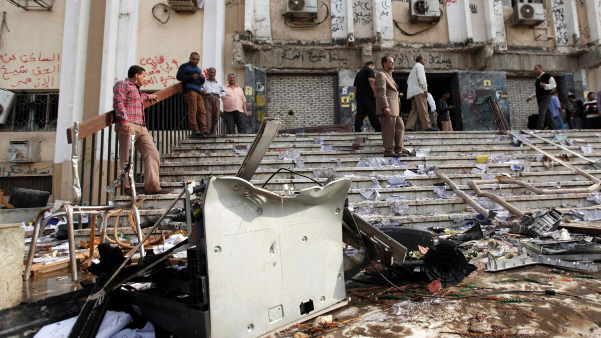 El arresto del último líder en libertad de los Hermanos Musulmanes desata más protestas en El Cairo