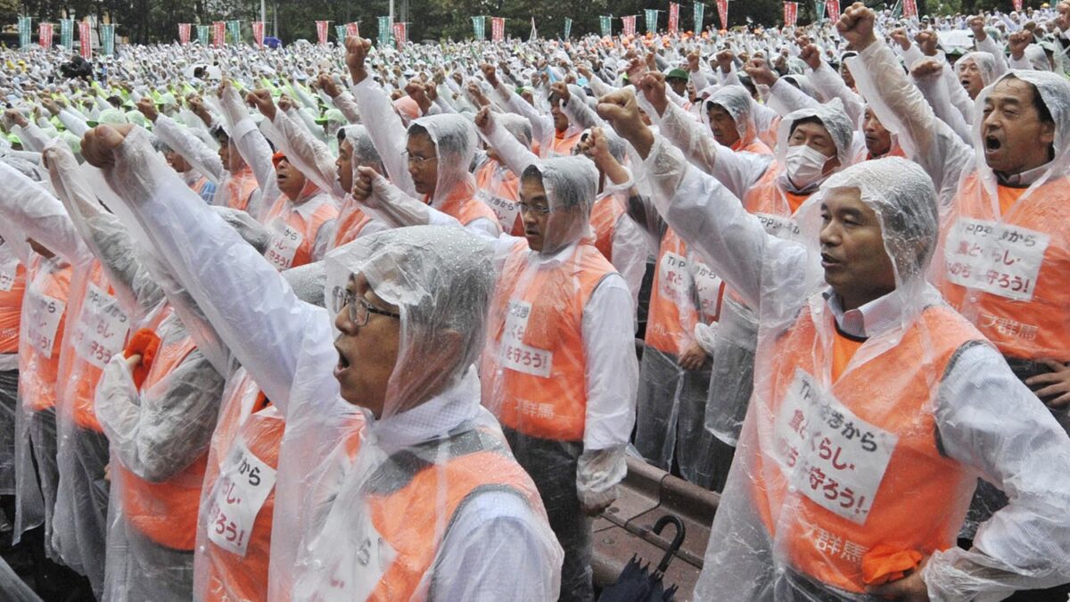 3.500 campesinos protestan en Tokio contra el tratado de libre comercio TPP