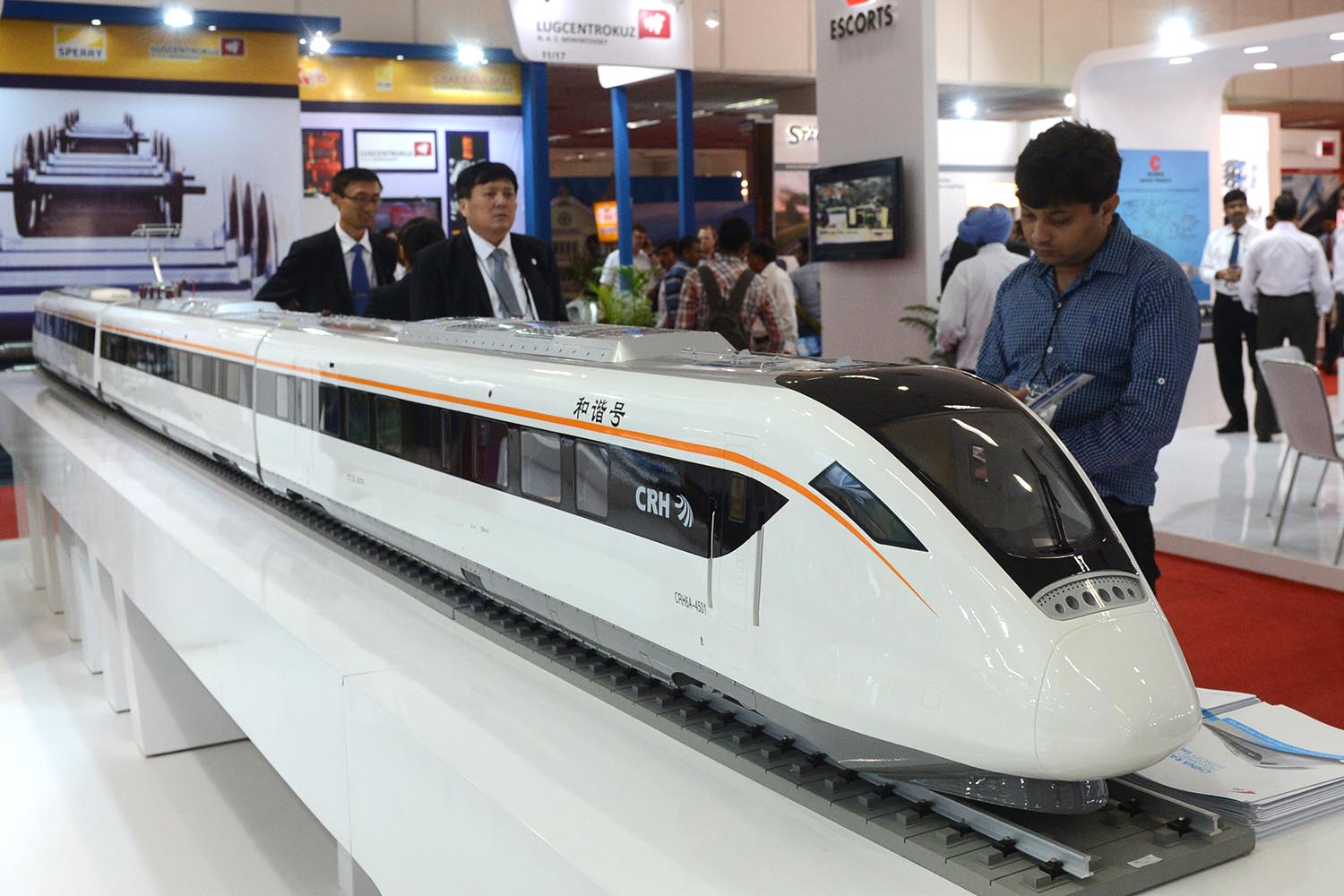 China presenta los distintos modelos de su sistema ferroviario de alta velocidad