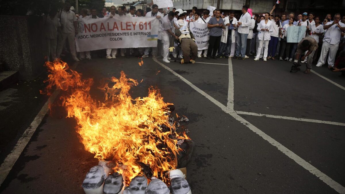 Los médicos de Panamá llevan una semana en huelga para presionar al gobierno