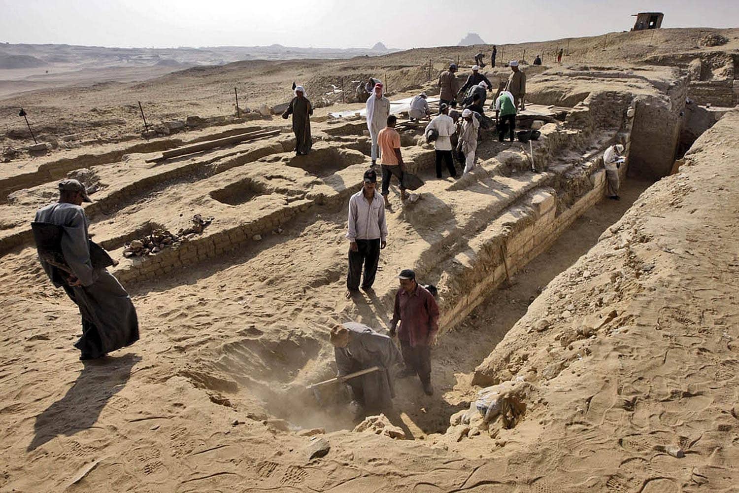 Arqueólogos checos descubren en Egipto la tumba de un médico real de casi 4.500 años de antigüedad