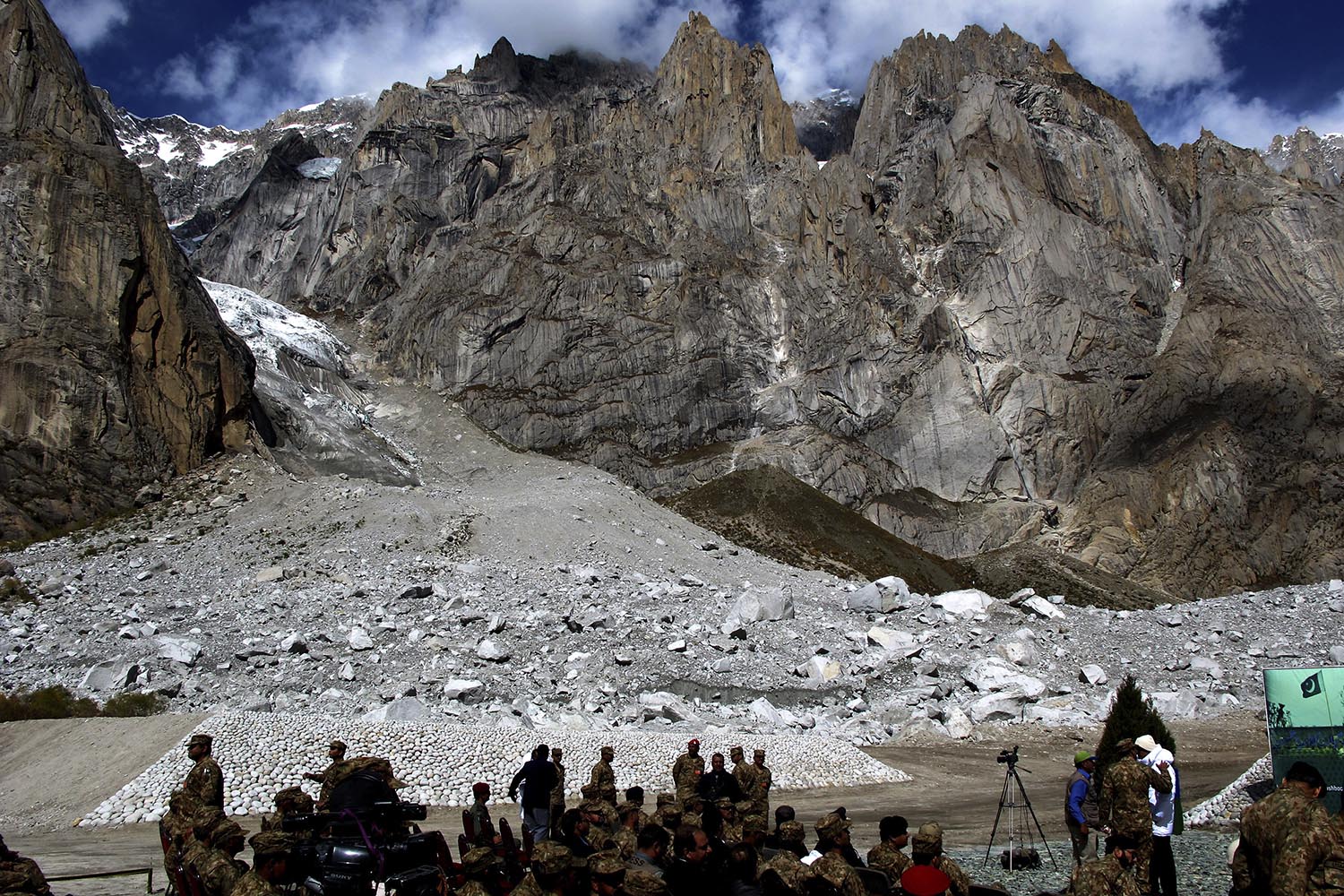 Fuerzas armadas de Pakistán visitan el glaciar Siachen, donde murieron 129 soldados y 11 civiles