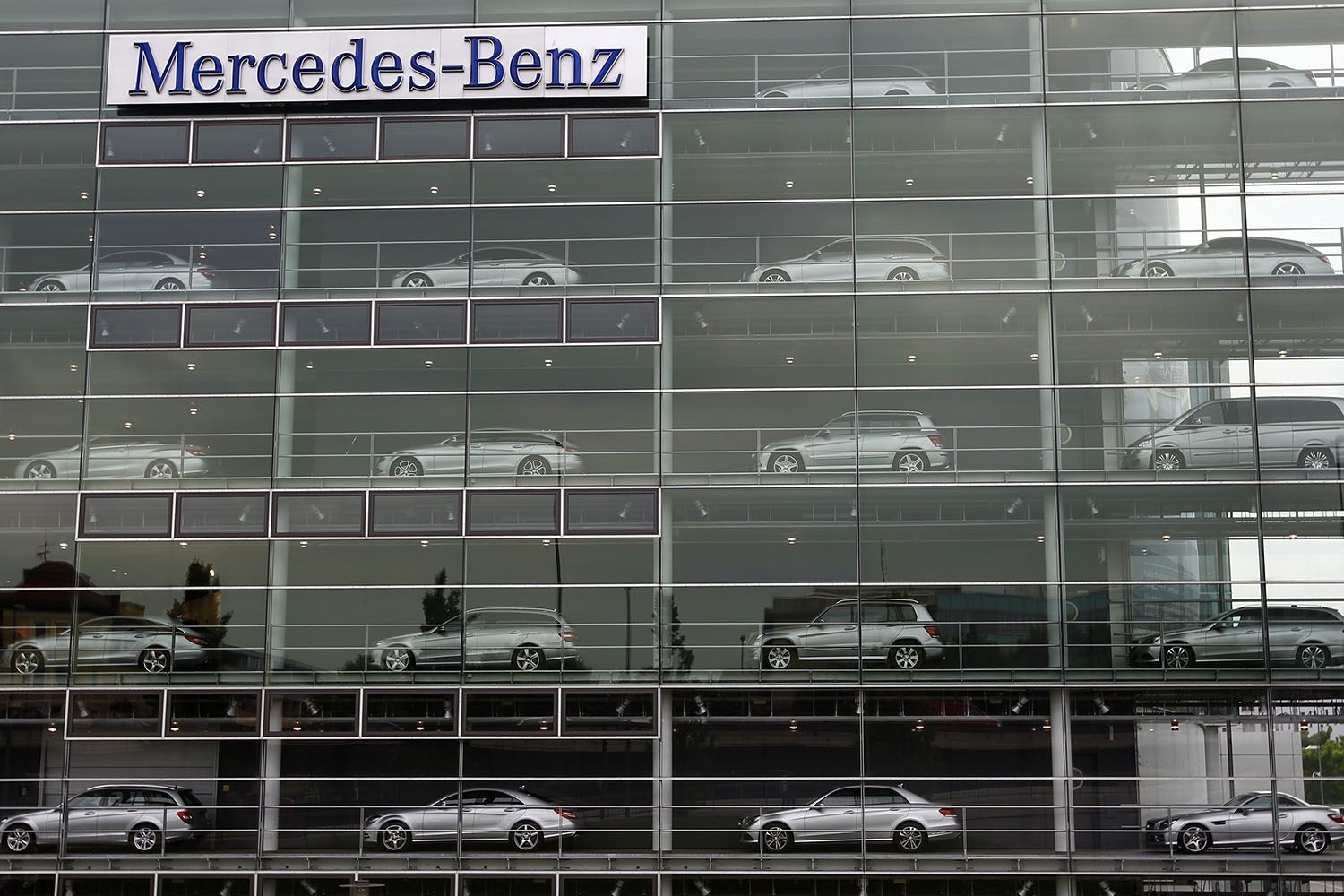 Daimler, el grupo fabricante de Mercedes-Benz, crece 67% en los primeros nueve meses del año