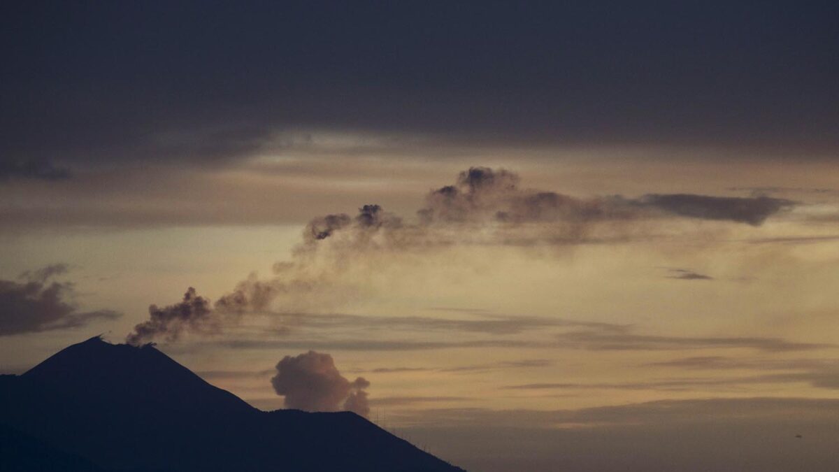 Aumenta la actividad sísmica del volcán de Pacaya en Guatemala