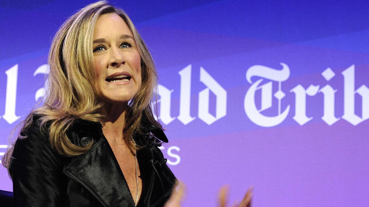 Apple contrata a Angela Ahrendts, hasta ayer CEO de Burberry, como directora de sus tiendas