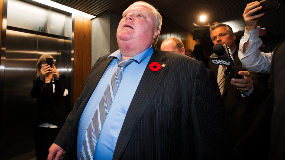 El alcalde de Toronto Rob Ford niega las acusaciones tras ser sorprendido fumando crack