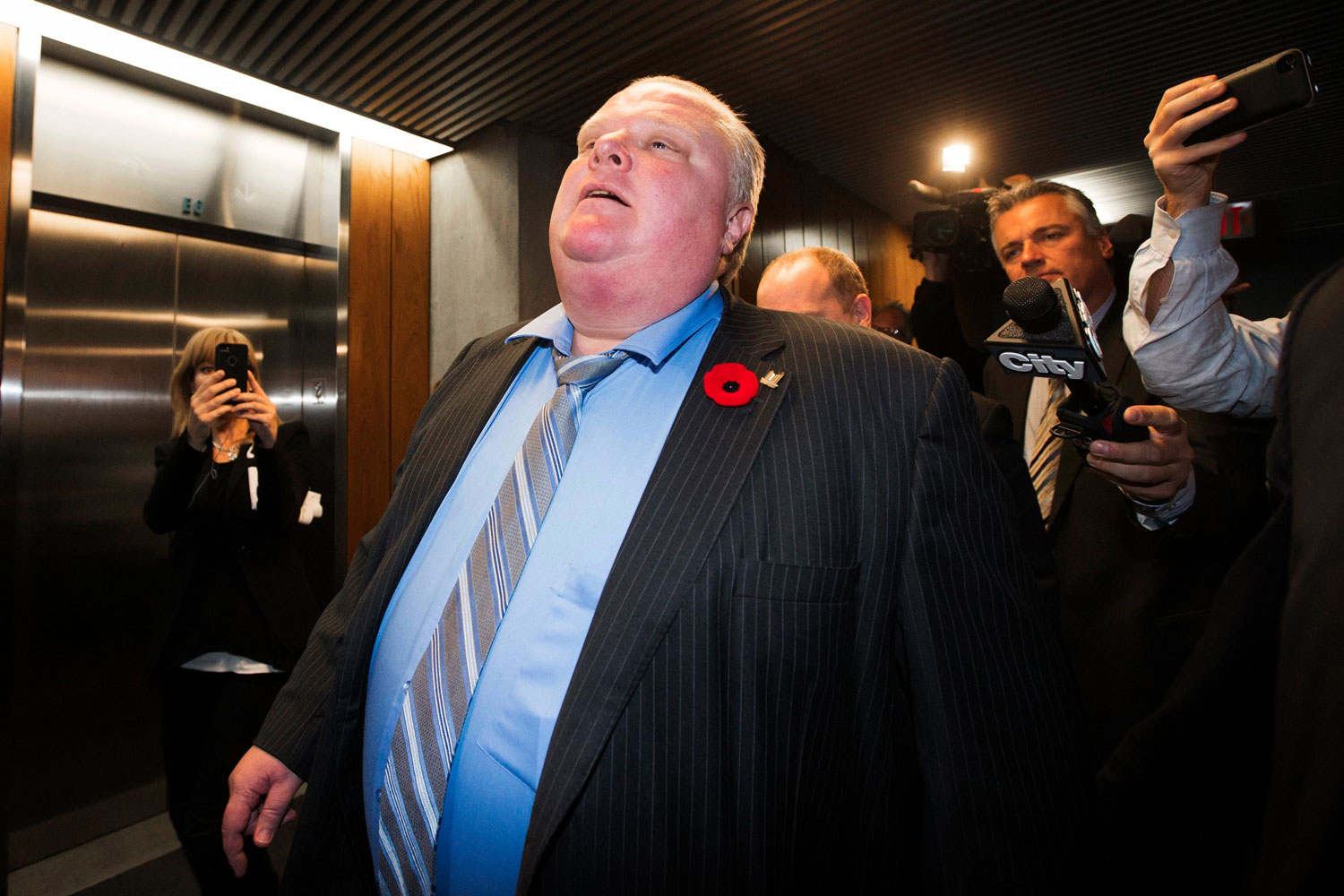 El alcalde de Toronto Rob Ford niega las acusaciones tras ser sorprendido fumando crack