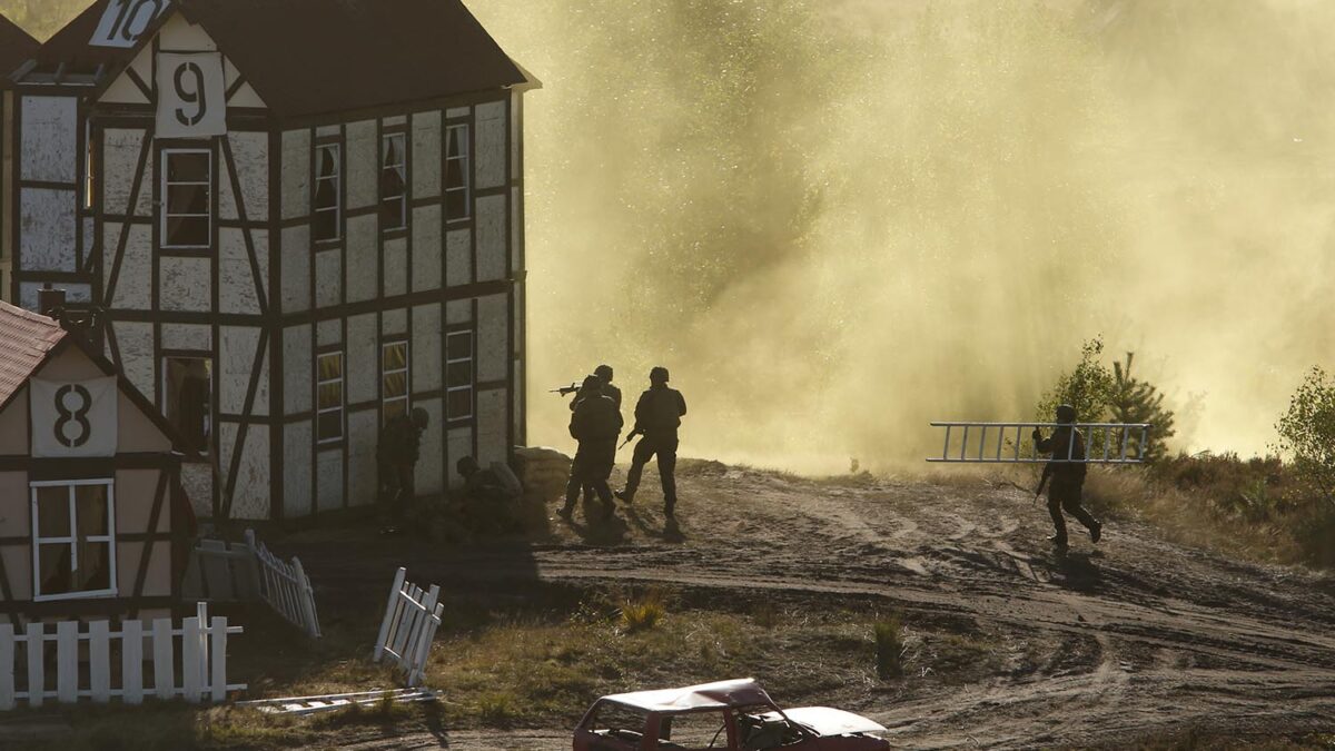 Las fuerzas armadas alemanas realizan entrenamientos de asalto en la base de Bergen