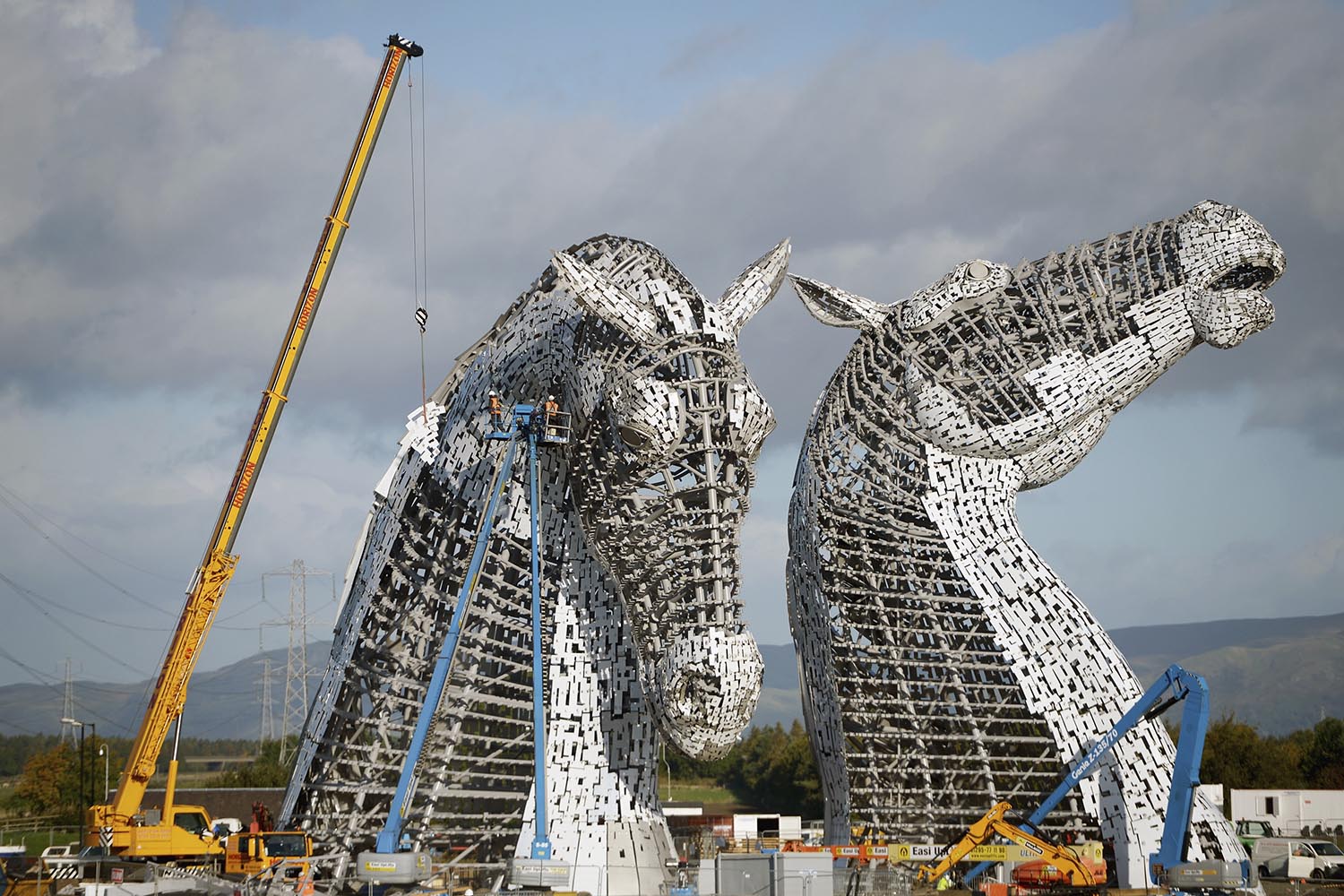 Las 'Kelpies', las esculturas creadas por Andy Scott en el canal Forth y Clyde de Escocia