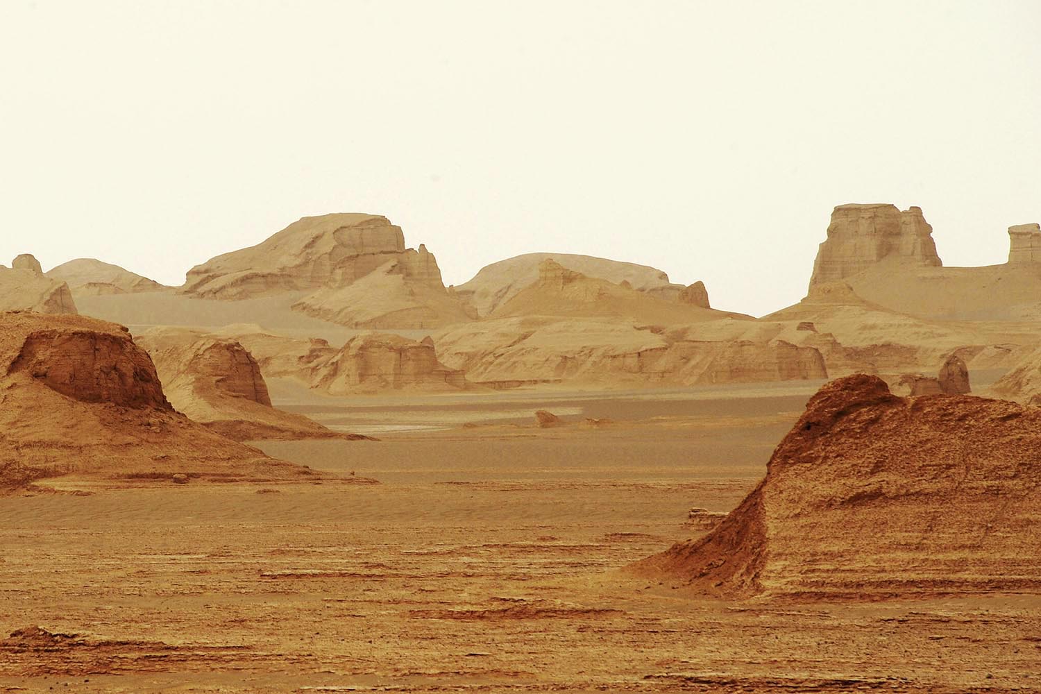 Especial Lugares muy calientes. El desierto de Kavir es uno de los lugares más secos del mundo