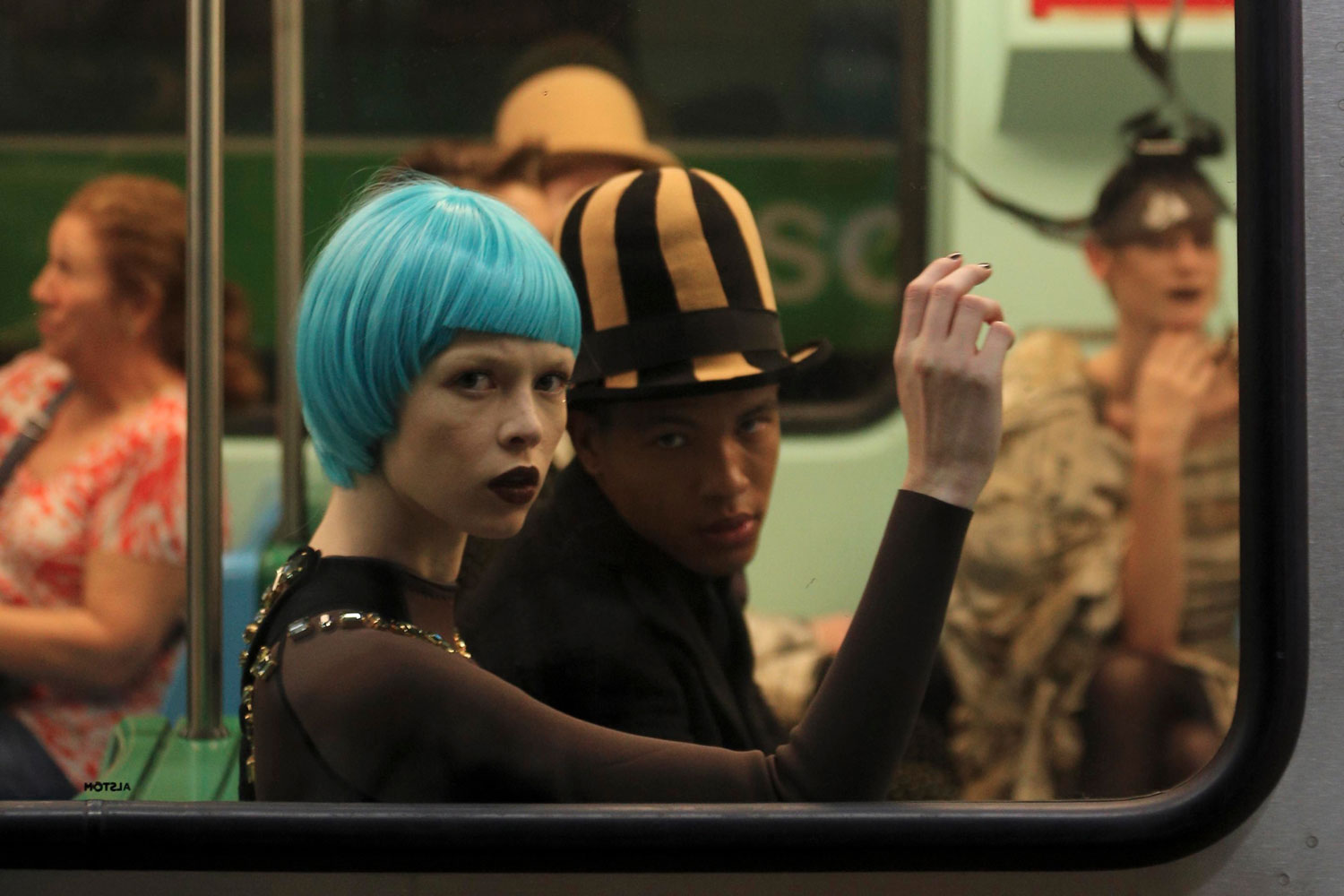 Un desfile en el metro de São Paulo inaugura la Fashion Week de esa ciudad brasileña
