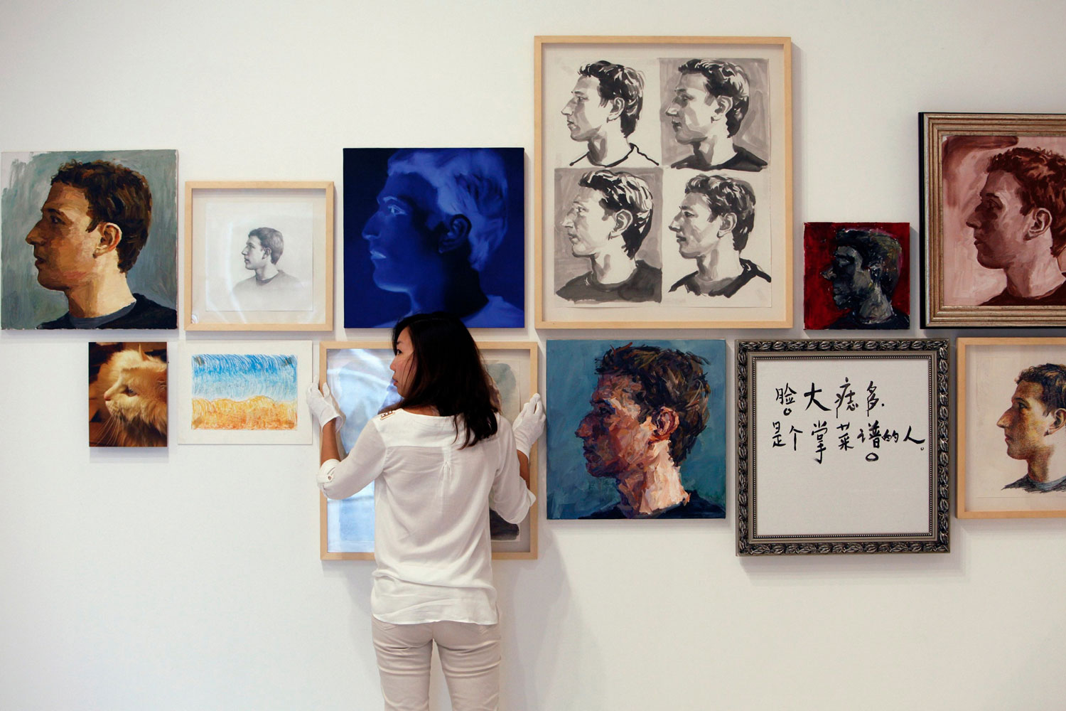 El artista Zhu Jia presenta en Singapur ‘El rostro de Facebook’, 67 recreaciones de Mark Zuckerberg