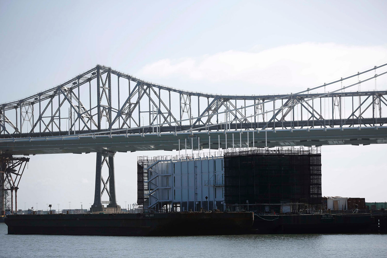 Una estructura flotante en San Francisco crea un misterio acerca de lo que Google planea con ello