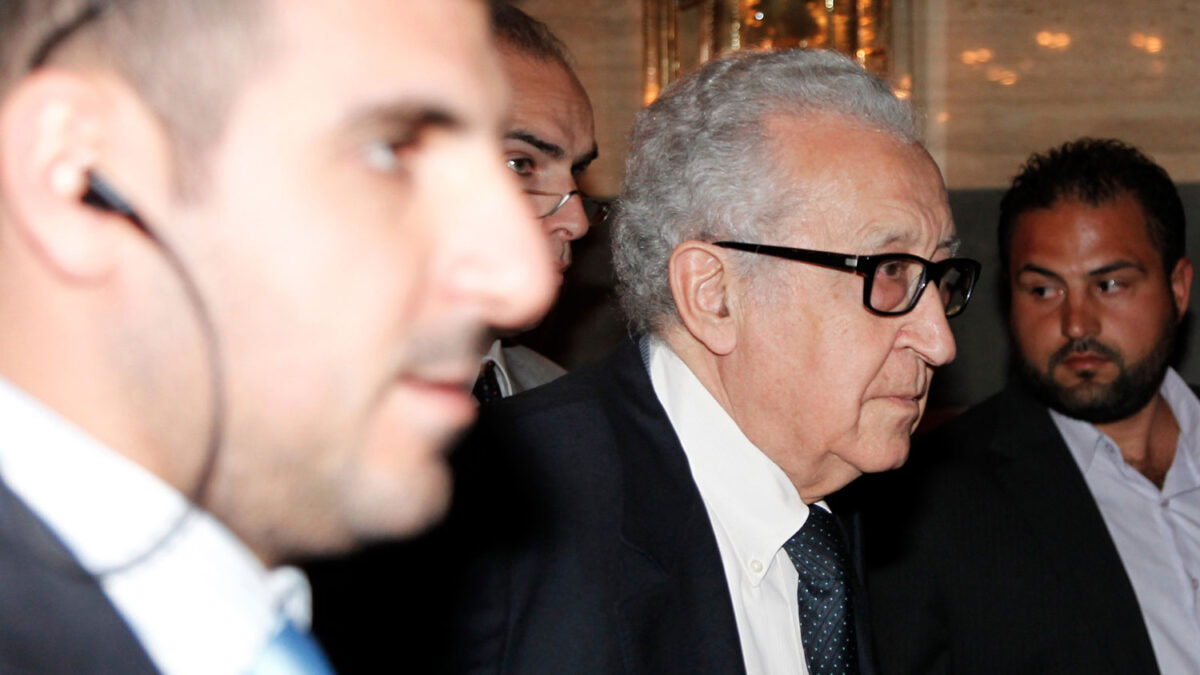 Lajdar Brahimi llega a Damasco con el objetivo de asegurar la presencia de Siria en Ginebra