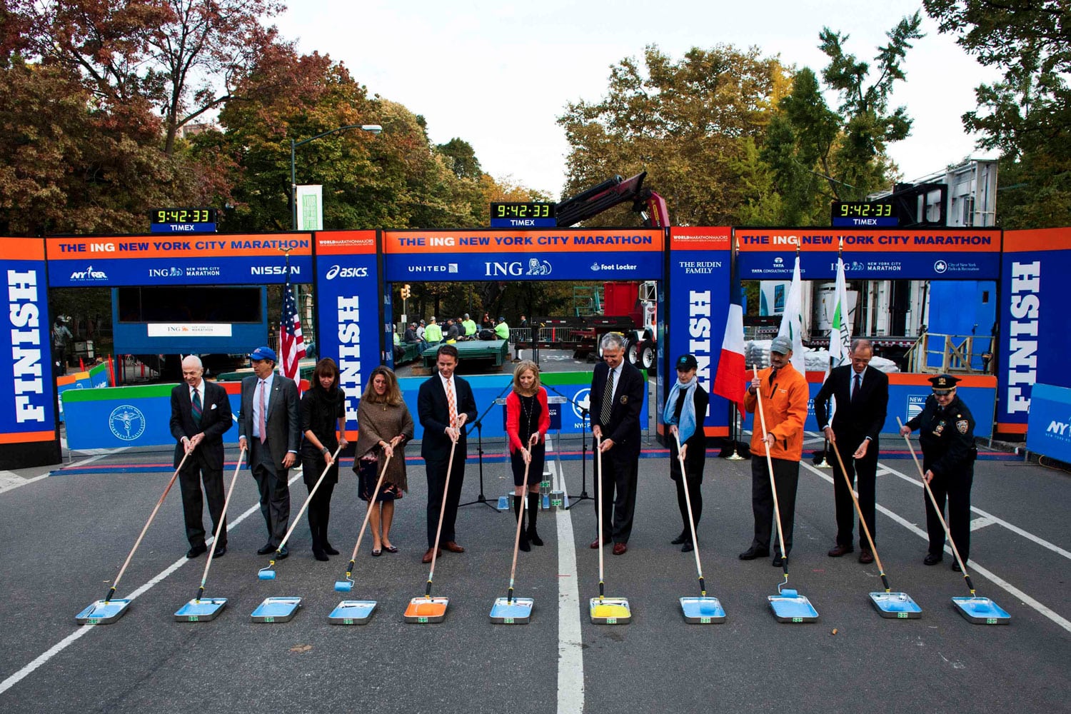 Nueva York celebra la ceremonia de pintado de la línea azul del Maratón 2013.