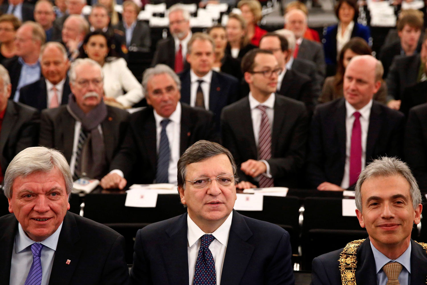 Barroso dice en Alemania que la crisis habría sido menos duro si toda Europa hubiera peleado al unís