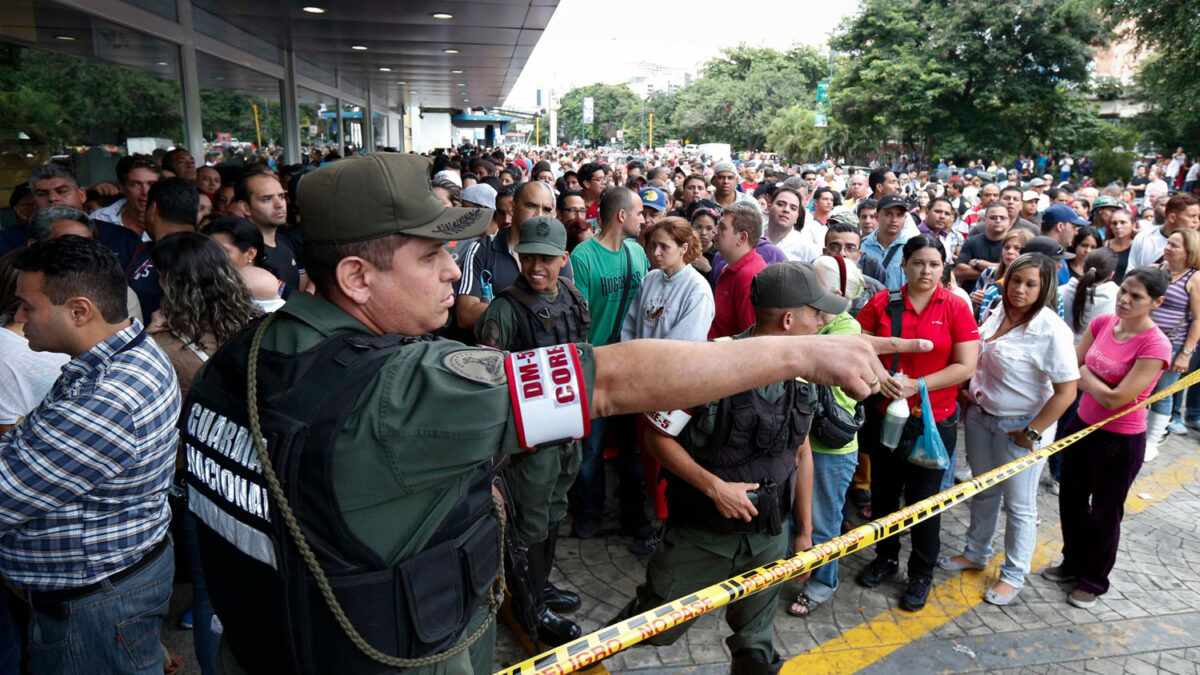 Maduro da un paso más y comienza a detener a gerentes de comercios