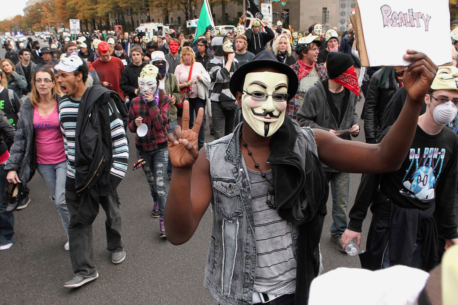 Activistas de Anonymous participan en "La marcha del millón de máscaras" en más de 400 ciudades