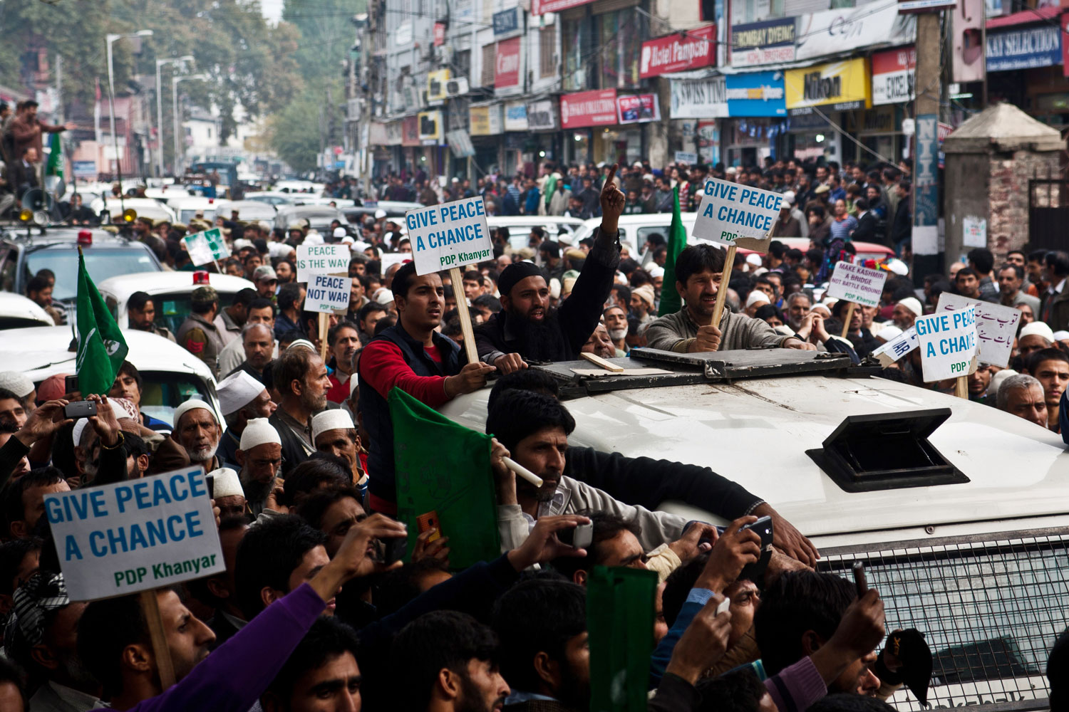 Manifestación en Srinagar para lograr una resolución pacífica entre India y Pakistán por Cachemira