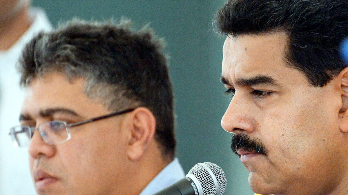 Maduro quiere armar baterías antiaéreas en emplazamiento civiles de Caracas