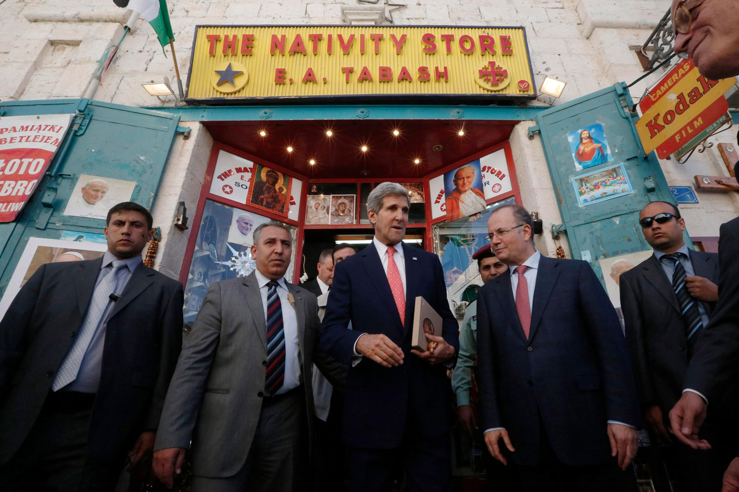 Kerry conversa con Israel y Palestina para intentar marcar su agenda de paz